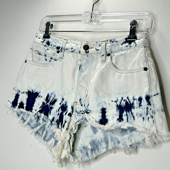 Guess White Bleach Wash Blue Tie-Dye Button Fly Raw Hem Jean Short Shorts 27 - Picture 4 of 10